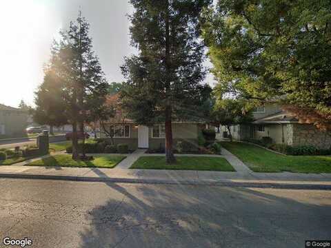 Peach Ave, Clovis, CA 93612