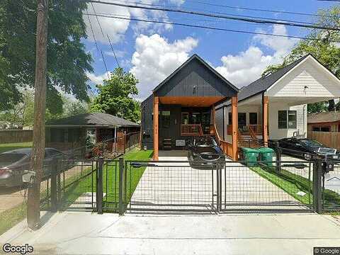 E 32Nd 1/2 St, Houston, TX 77022