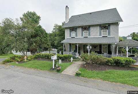 Graham St, Fountain Hill, PA 18015