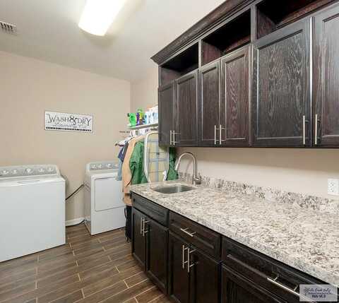 Heather Lynn, HARLINGEN, TX 78552