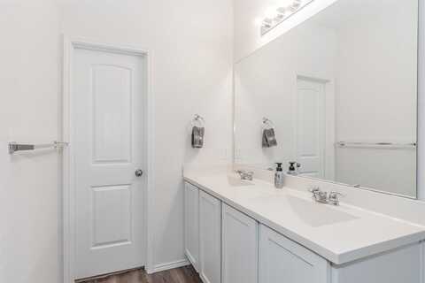 Alamandine, Crossroads, TX 76227