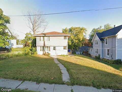 Prospect, PEWAUKEE, WI 53072