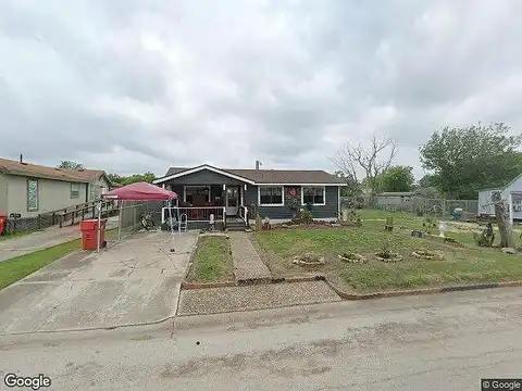 E Avenue E, Robstown, TX 78380