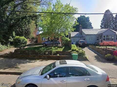 Se Ivon St, Portland, OR 97206