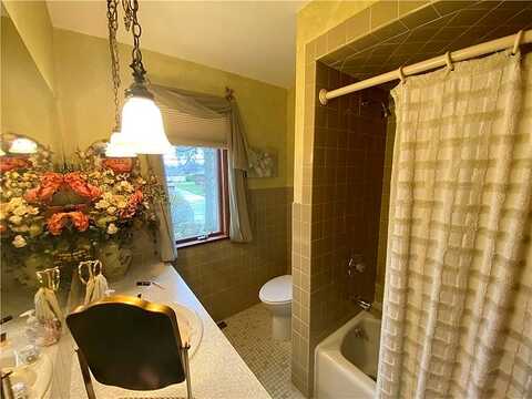 Highland, SHARON, PA 16146