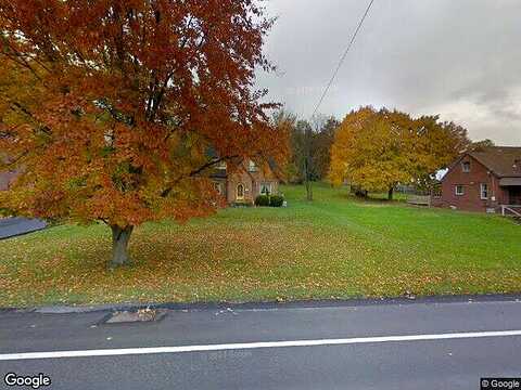 Woodside Ave, Ellwood City, PA 16117