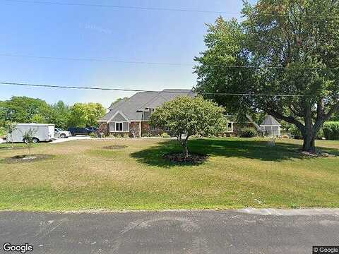 W311N6886 Club W Cir, Hartland, WI 53029