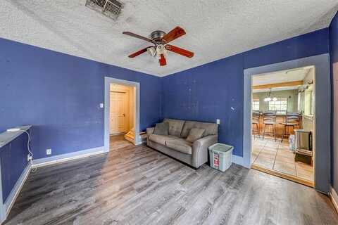 11Th, MINERAL WELLS, TX 76067