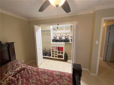 W Avenue E, Robstown, TX 78380