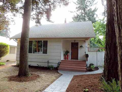 18Th St Ne, Salem, OR 97301