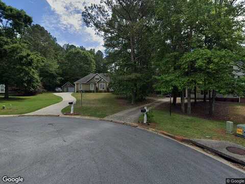 Tara Woods Ct, Newnan, GA 30263