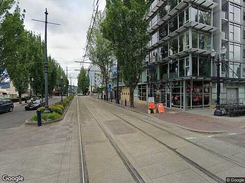 Ne Holladay St, Portland, OR 97232