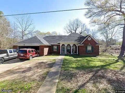 S Bradford St, Gilmer, TX 75644