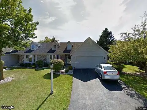 W179N9767 Riversbend W Cir, Germantown, WI 53022