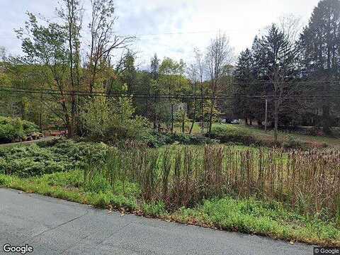Dutchmans Run Rd, Lower Burrell, PA 15068