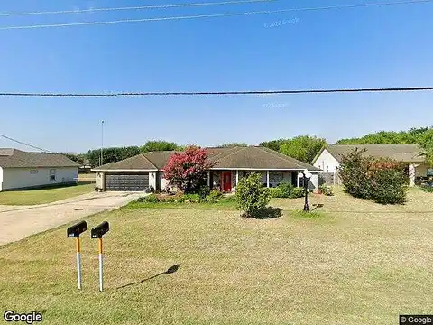 4Th, FLORESVILLE, TX 78114