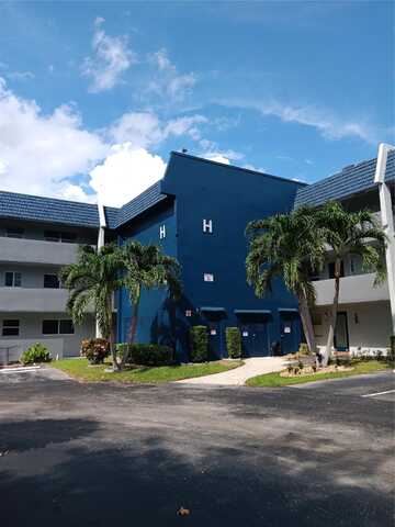 S Golf Circle Dr, Margate, FL 33063