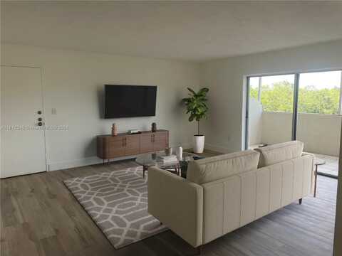 N Kendall Dr, Pinecrest, FL 33156