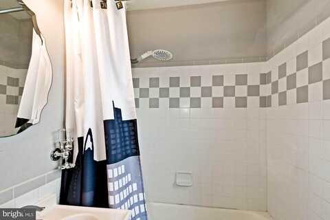 Auburn Court, Alexandria, VA 22305