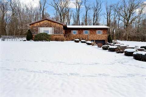 Rebecca St, Derry, PA 15779