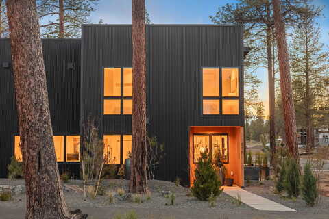 N Pine Street, Sisters, OR 97759