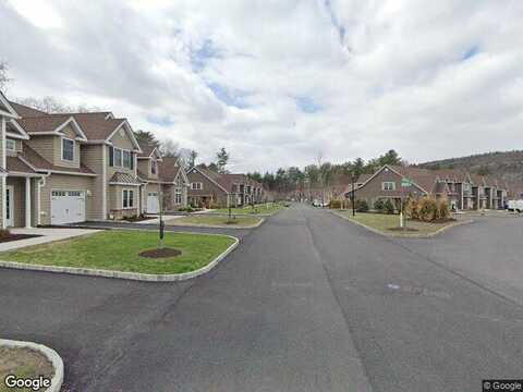Macintosh Way, Matamoras, PA 18336