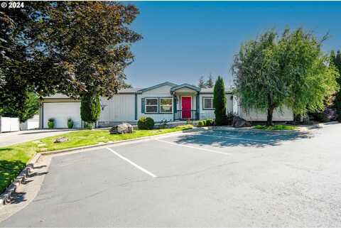 Oak St, Silverton, OR 97381