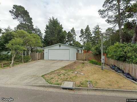 37Th St, Florence, OR 97439