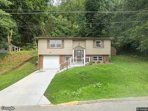 7Th St, Beaver, PA 15009