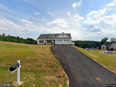 Camellia Pl, Moneta, VA 24121