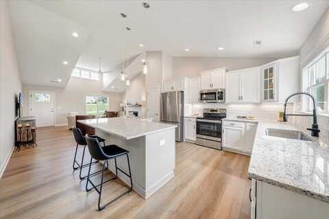Camellia Pl, Moneta, VA 24121
