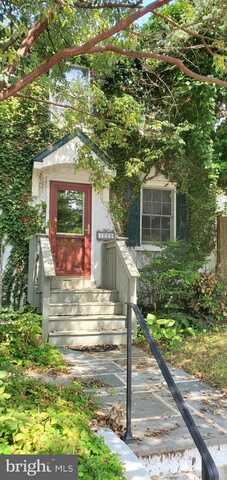 W Strasburg Road, West Chester, PA 19382
