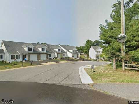 Collinswood, STAUNTON, VA 24401