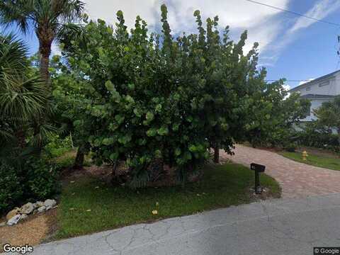 Fish Crow, SANIBEL, FL 33957