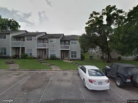 River Crossing Cir, Austin, TX 78741