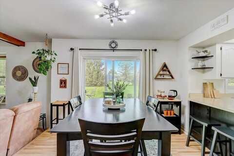 Oak Tree, MUKWONAGO, WI 53149