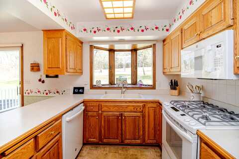 Shel Mar, PEWAUKEE, WI 53072