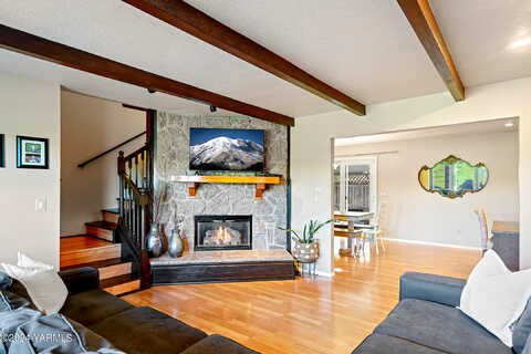 Englewood Ave, Yakima, WA 98902