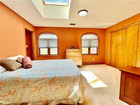 Linda, MEADVILLE, PA 16335