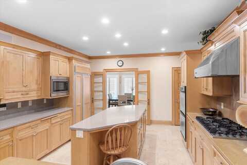 Justin, MEQUON, WI 53092