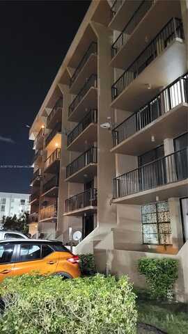 Ne 9Th Ave, North Miami Beach, FL 33162