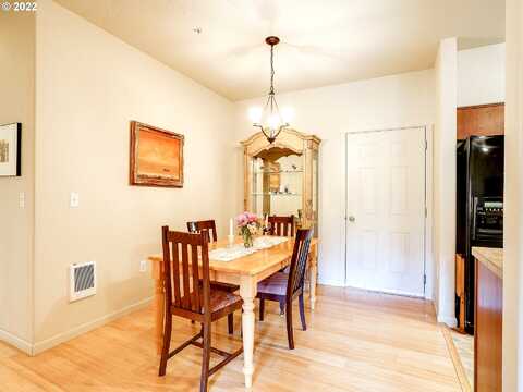 Ne Holly St, Hillsboro, OR 97006