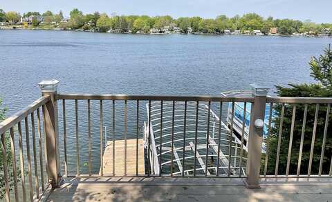 N50W35140 Wisconsin Avenue, Oconomowoc, WI 53066