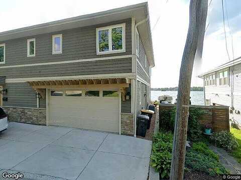 Park, PEWAUKEE, WI 53072