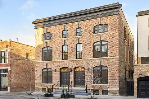 Geneva, CHICAGO, IL 60614