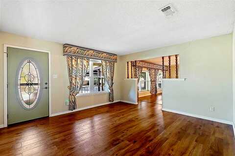 Denise, HALTOM CITY, TX 76148