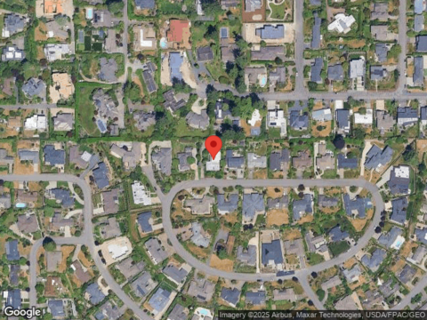 Hilltop, BELLEVUE, WA 98004