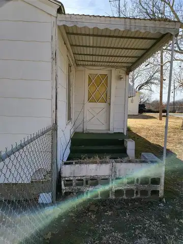 Roberts, BOWIE, TX 76230