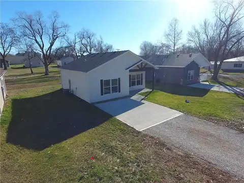 Hyde, WINDSOR, MO 65360