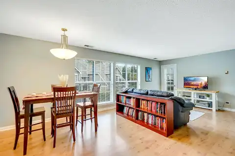 Chasewood Parkway, Minnetonka, MN 55343